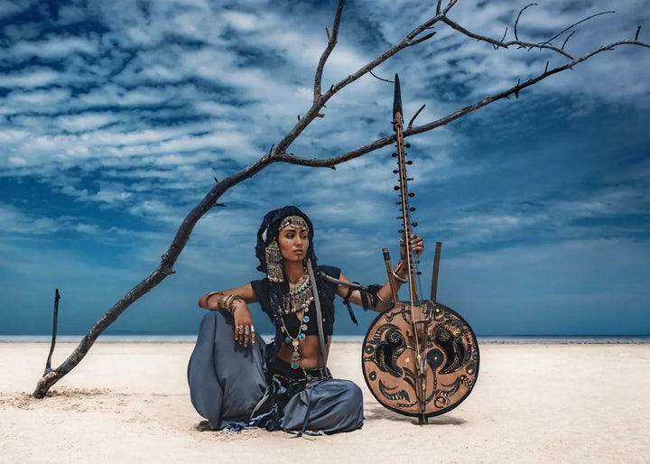 Lerretsbilde - Tribal Woman in Desert