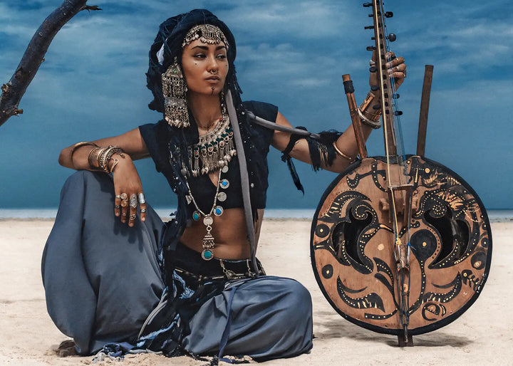 Lerretsbilde - Tribal Woman in Desert